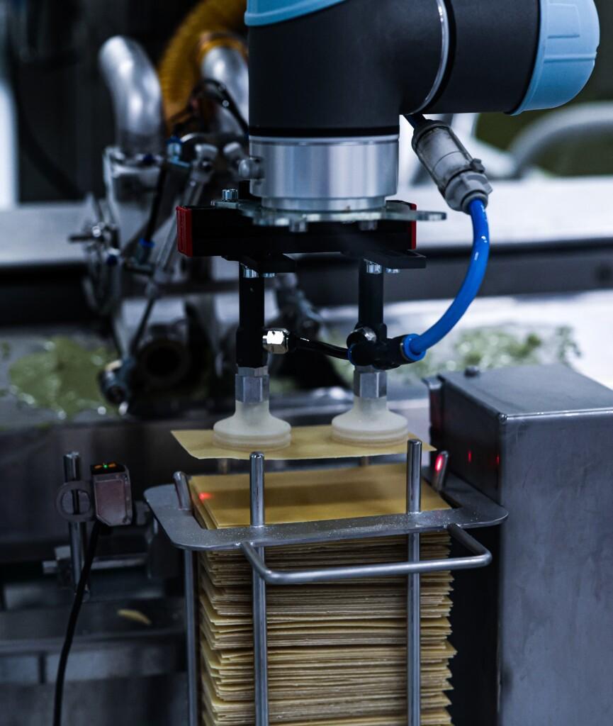 Dosing unit for lasagne sheets