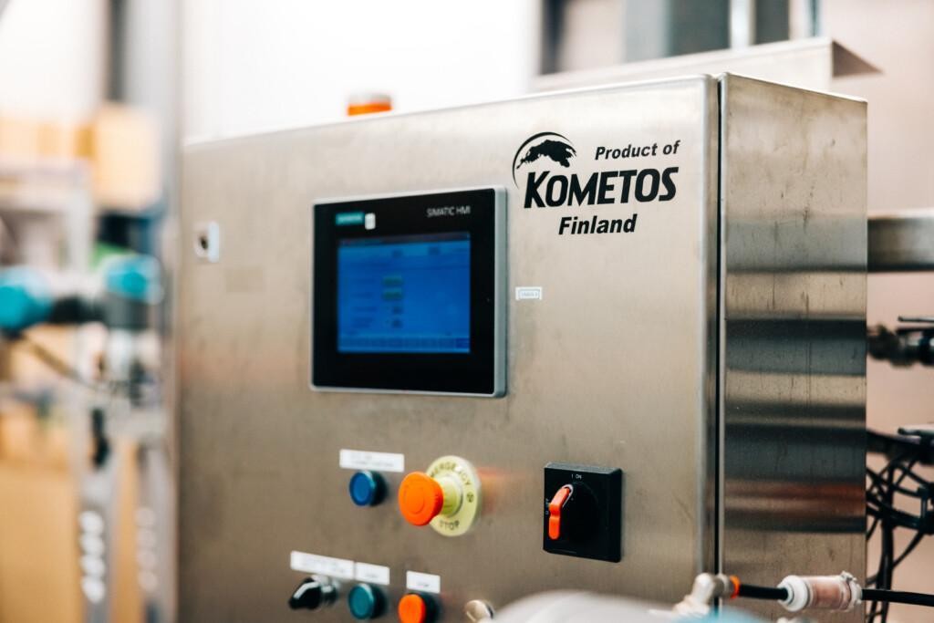 Kometos dosing line