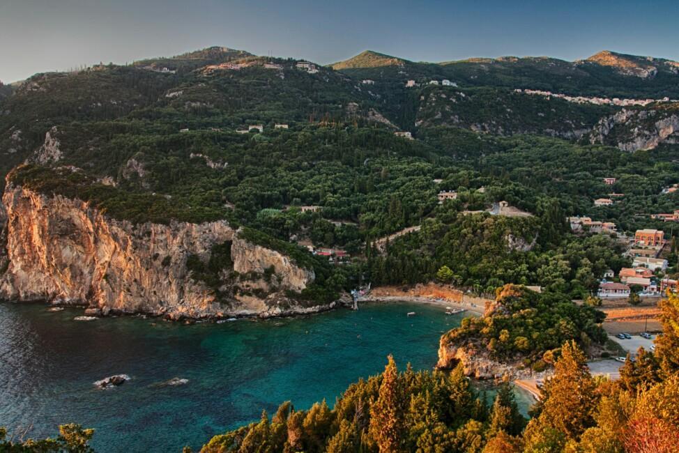 Kometos expands to Greece